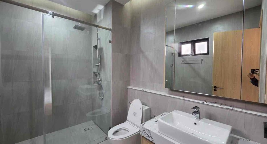 For rent 5 bedrooms villa in Central Pattaya, Pattaya