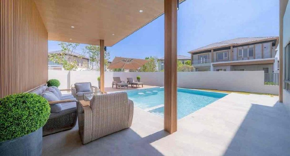 For rent 4 bedrooms villa in Bang Lamung, Chonburi