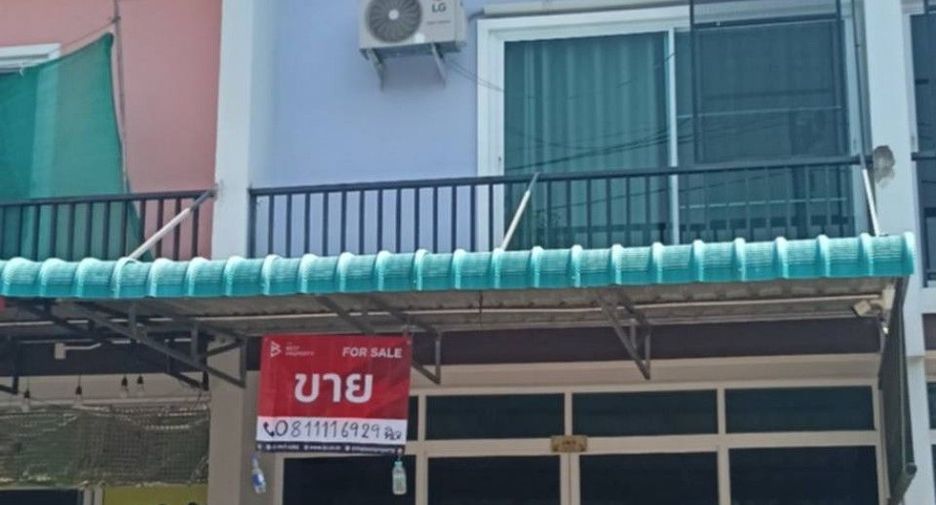 For sale 2 bedrooms townhouse in Mueang Uttaradit, Uttaradit