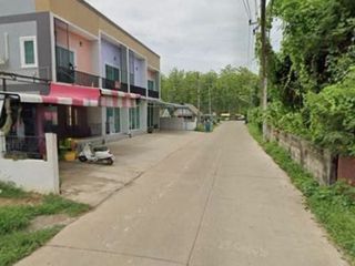 For sale 2 bedrooms townhouse in Mueang Uttaradit, Uttaradit