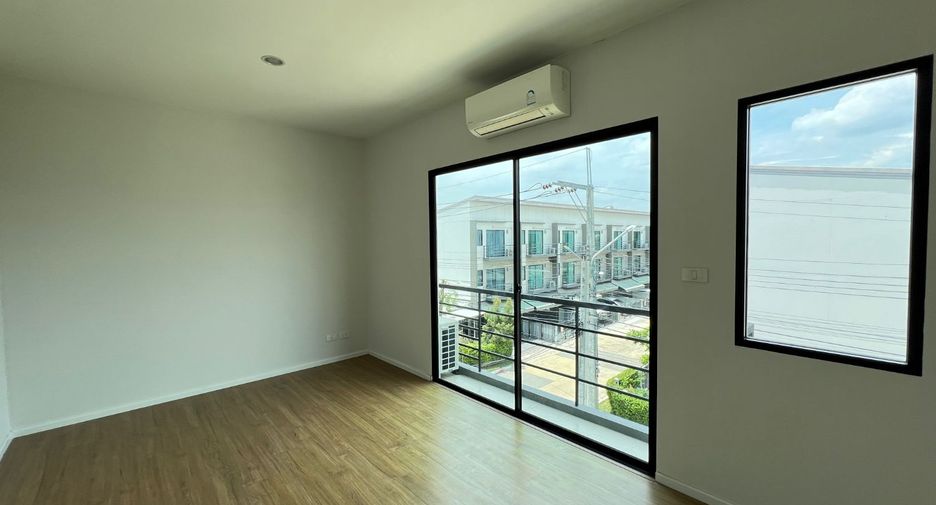 Reihenhaus zum Kauf mit 3 Zimmer in Mueang Nonthaburi, Nonthaburi