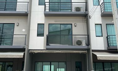 For sale 3 bedrooms townhouse in Mueang Nonthaburi, Nonthaburi