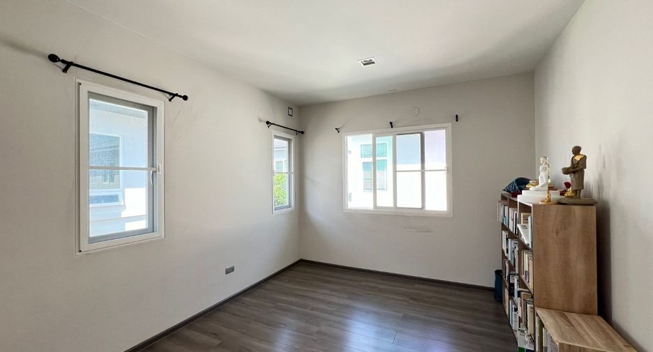 For sale 3 bedrooms house in Prawet, Bangkok