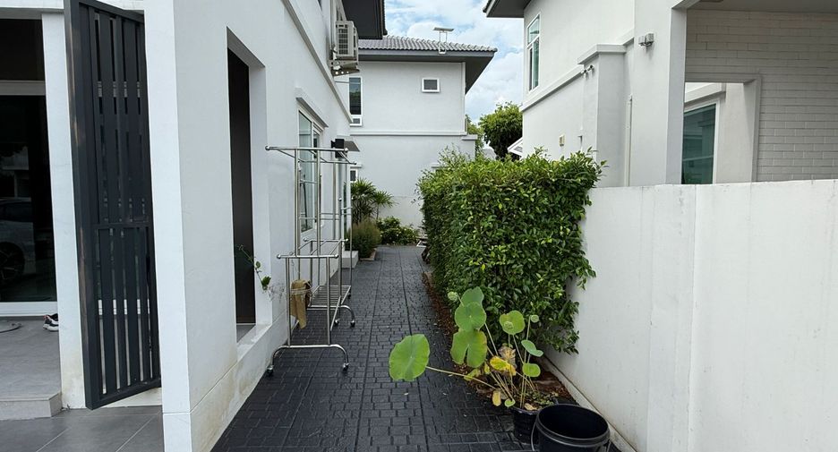 For sale 3 bedrooms house in Prawet, Bangkok