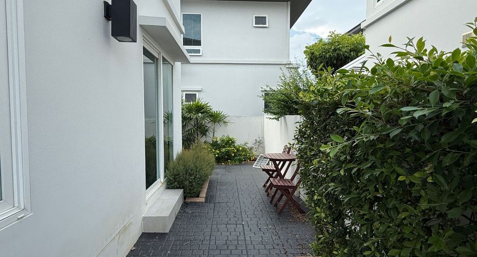For sale 3 bedrooms house in Prawet, Bangkok