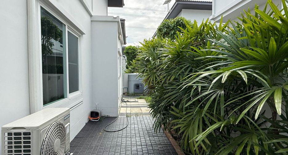 For sale 3 bedrooms house in Prawet, Bangkok