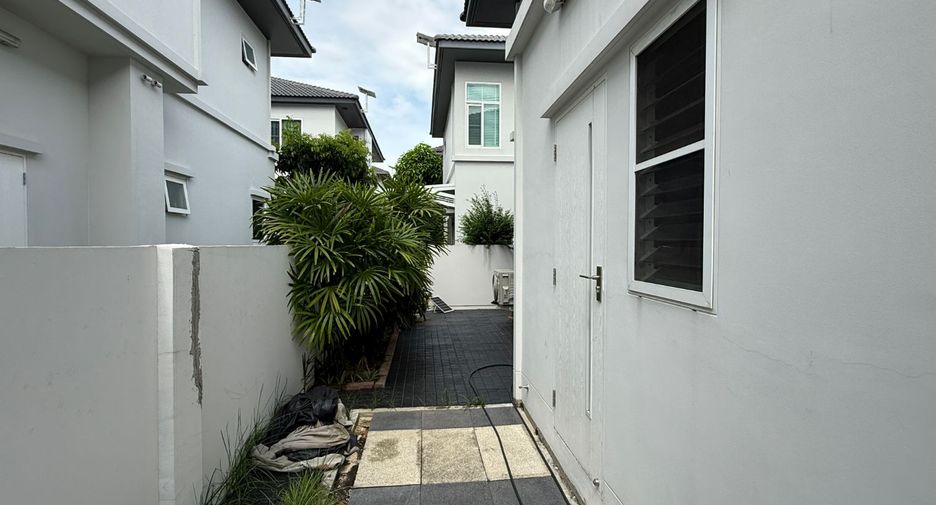 For sale 3 bedrooms house in Prawet, Bangkok