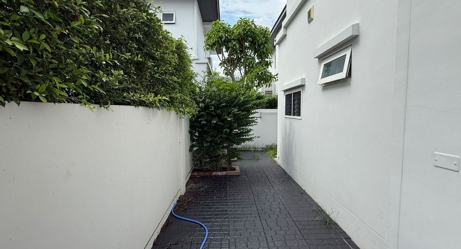 For sale 3 bedrooms house in Prawet, Bangkok