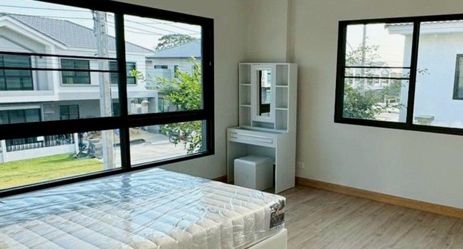 For sale 4 bedrooms house in Khlong Sam Wa, Bangkok