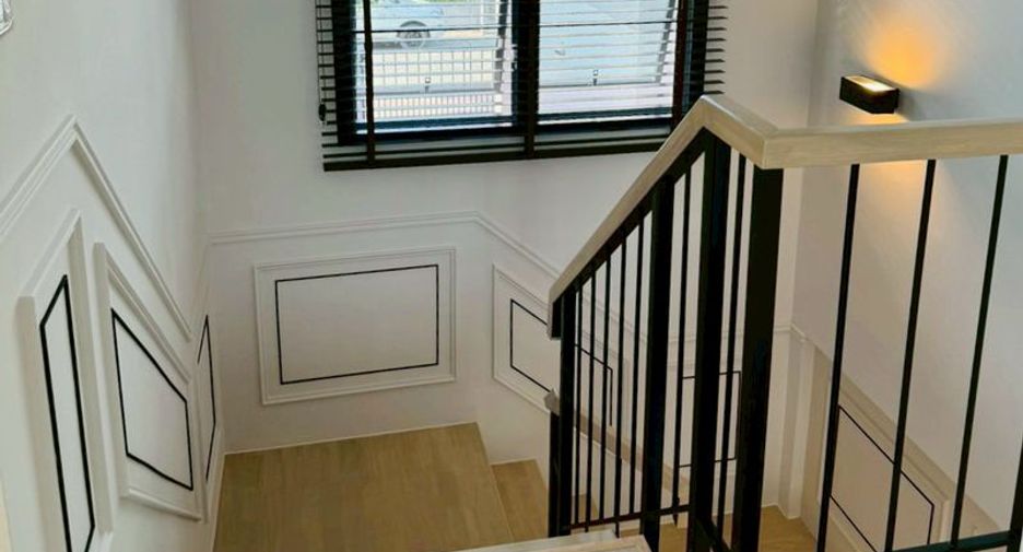 For sale 4 bedrooms house in Khlong Sam Wa, Bangkok