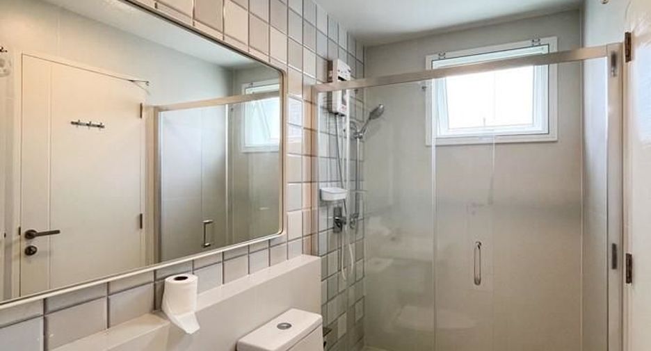 Haus zur Miete mit 4 Zimmer in Bang Phli, Samut Prakan