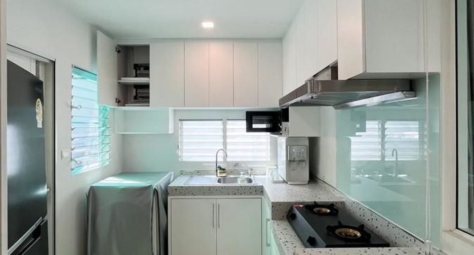 Haus zur Miete mit 4 Zimmer in Bang Phli, Samut Prakan