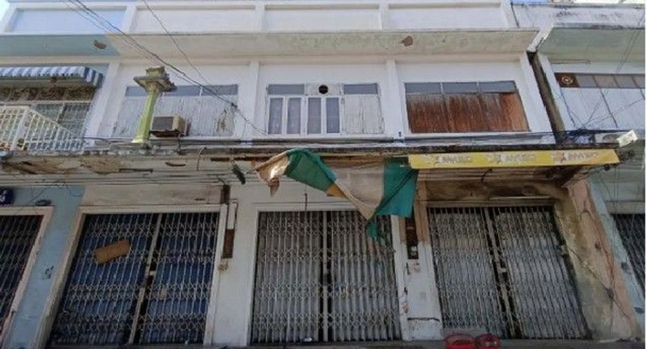 For sale 1 bed retail Space in Khok Samrong, Lopburi