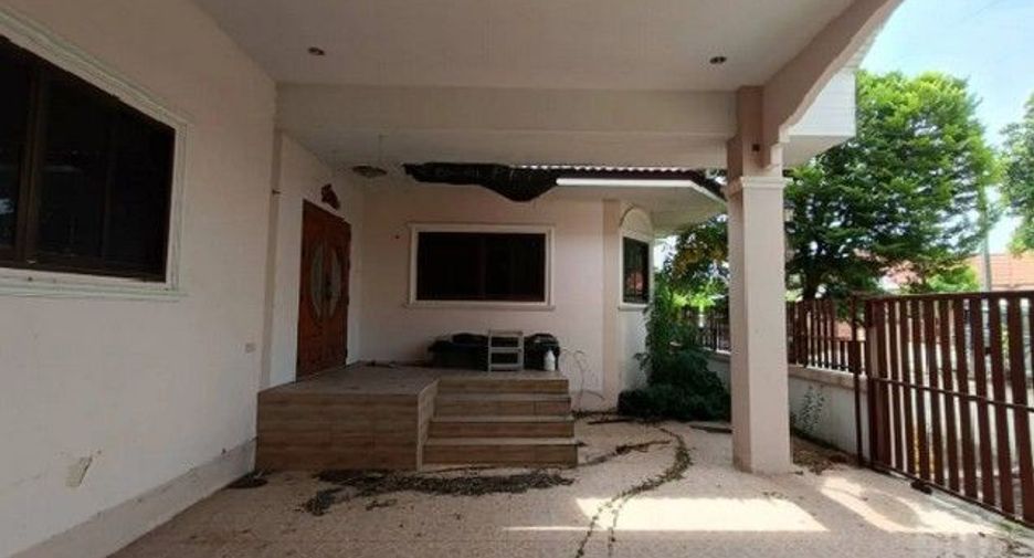 For sale 1 bed house in Khok Samrong, Lopburi