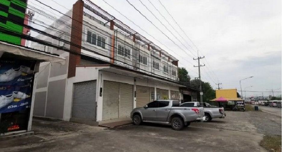 For sale 2 bedrooms retail Space in Khok Samrong, Lopburi