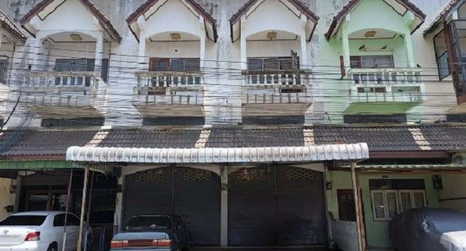 For sale 1 bed retail Space in Khok Samrong, Lopburi