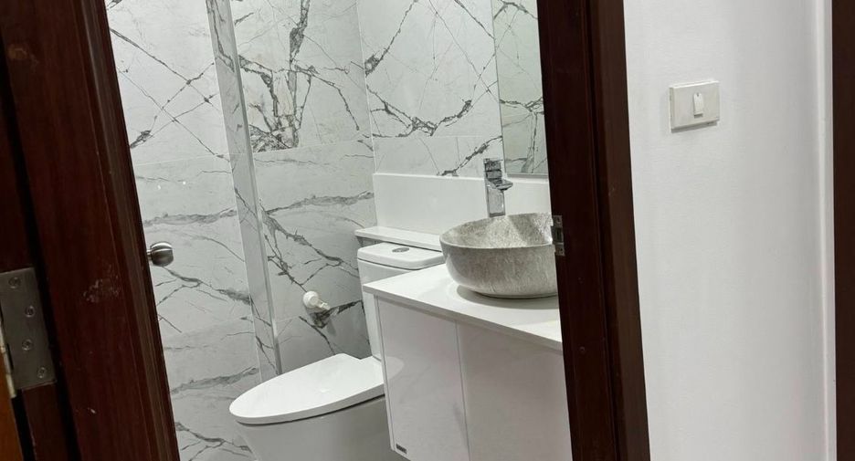 Condo en alquiler de 2 habitaciones en Bang Lamung, Chonburi