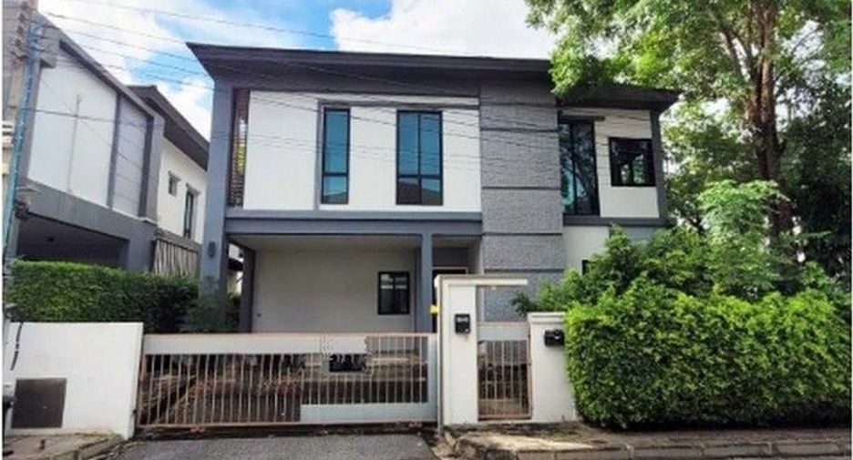 Haus zum Kauf mit 1 Zimmer in Bang Khae, Bangkok