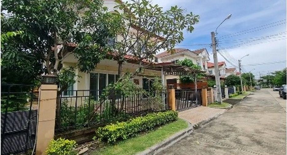 For sale 1 bed house in Thung Khru, Bangkok