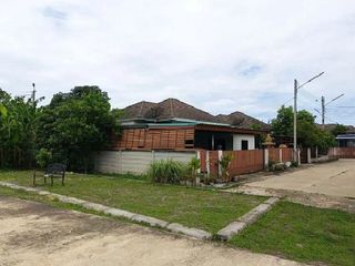 Продажа 1 кровать дом в Pak Tho, Ратбури