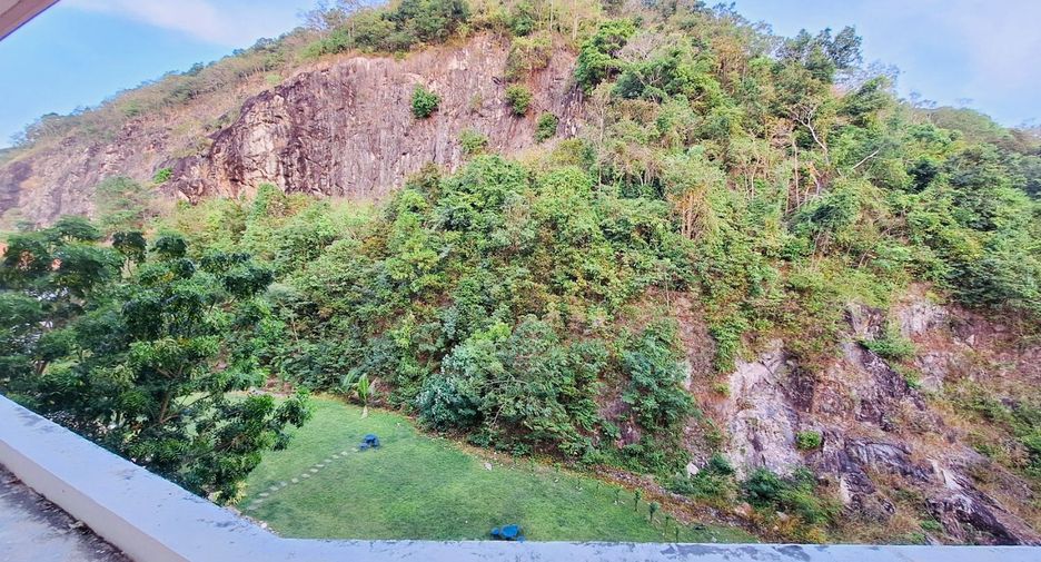 For rent 2 bedrooms condo in Mueang Phuket, Phuket