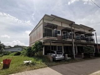 For sale 2 bedrooms townhouse in Phrom Khiri, Nakhon Si Thammarat