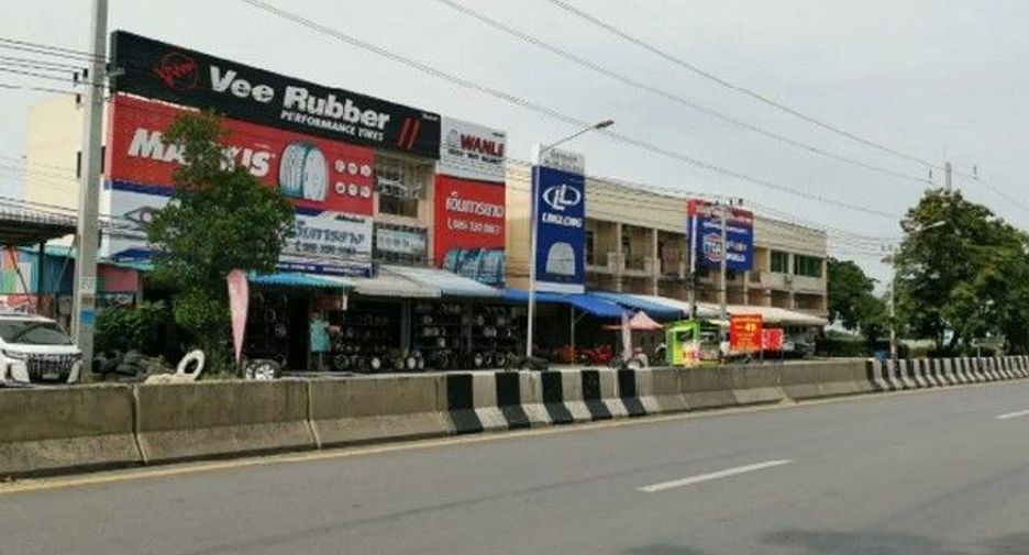For sale 1 bed retail Space in Pho Thong, Ang Thong