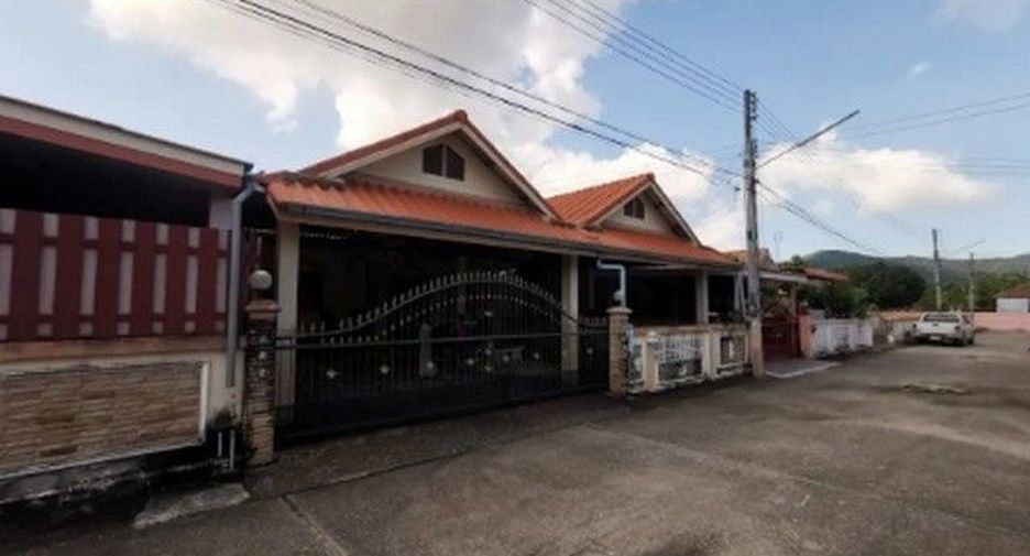 Haus zum Kauf mit 1 Zimmer in Ban Bueng, Chonburi