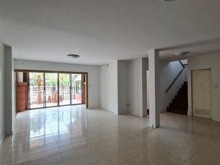 Reihenhaus zum Kauf mit 3 Zimmer in Nong Chok, Bangkok
