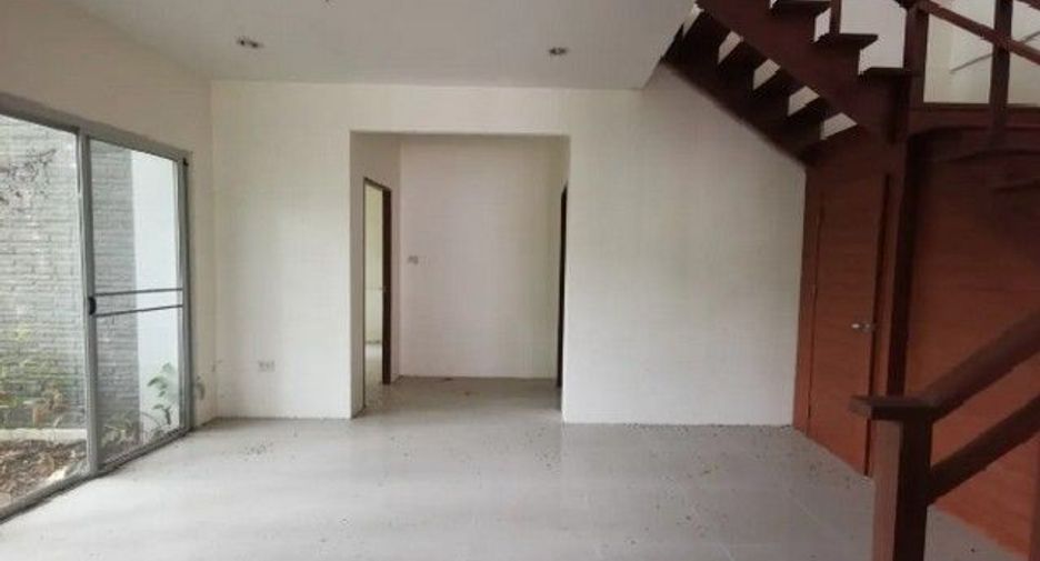 For sale 3 bedrooms house in Khiri Rat Nikhom, Surat Thani