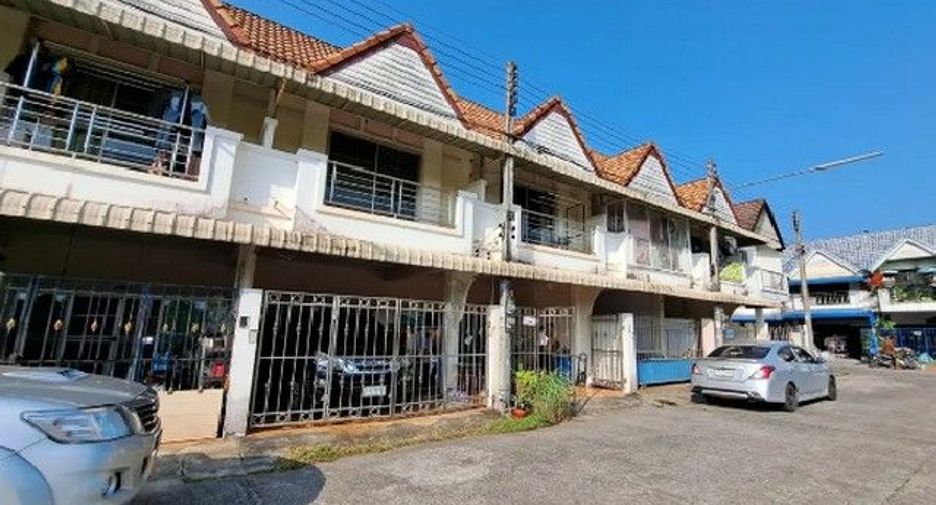 For sale 1 bed townhouse in Khiri Rat Nikhom, Surat Thani