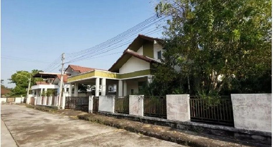 For sale 4 bedrooms house in Khiri Rat Nikhom, Surat Thani