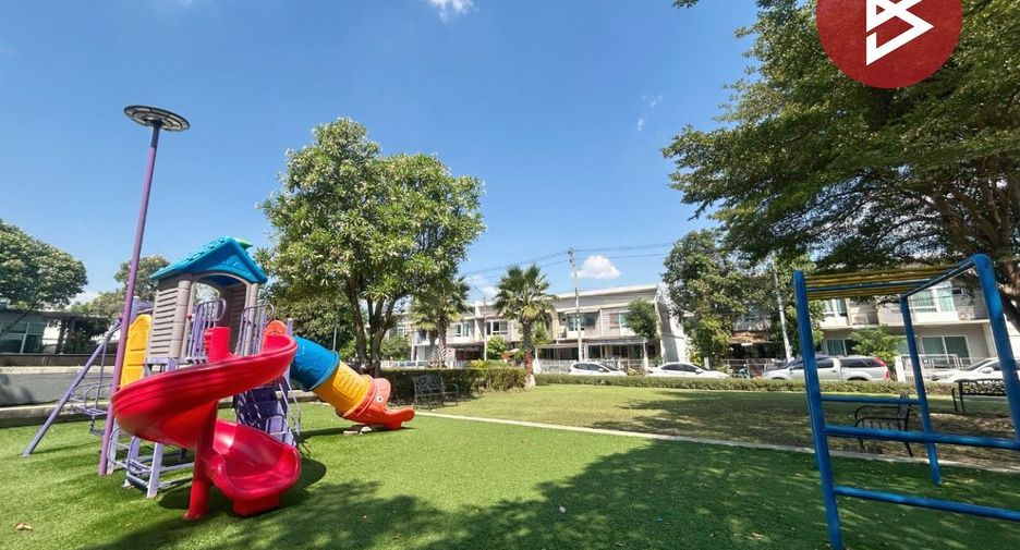 For sale 2 ベッドルーム townhouse in Thung Khru, Bangkok