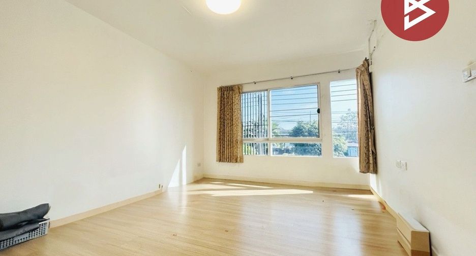 For sale 2 ベッドルーム townhouse in Thung Khru, Bangkok