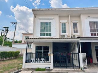 3 Bedroom Townhouse In Si Racha, Chonburi