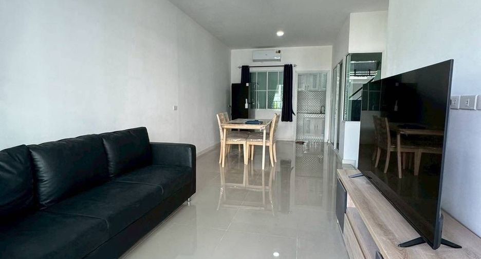 For rent 3 bedrooms townhouse in Si Racha, Chonburi