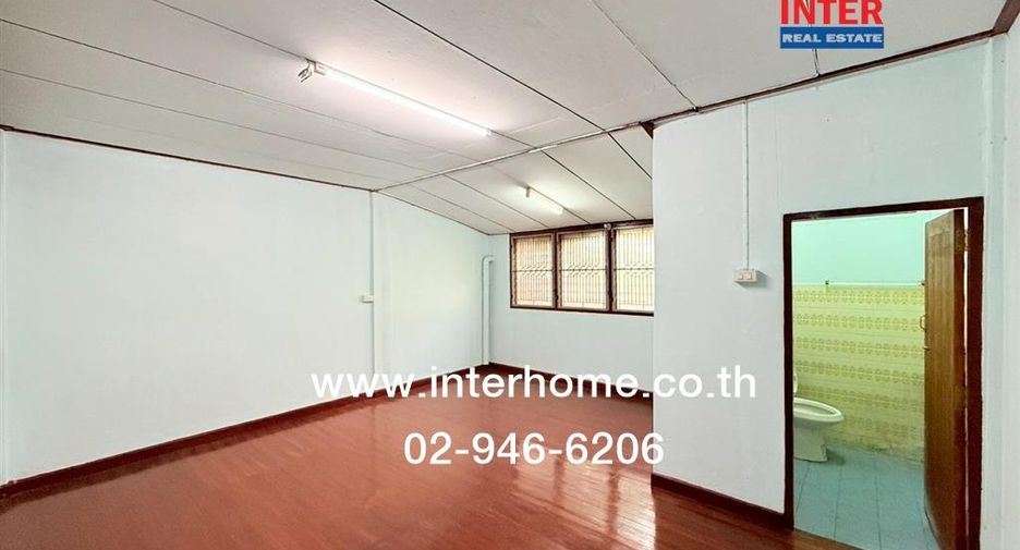 Reihenhaus zum Kauf mit 3 Zimmer in Bang Khae, Bangkok