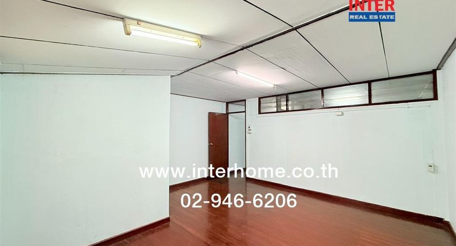 Reihenhaus zum Kauf mit 3 Zimmer in Bang Khae, Bangkok