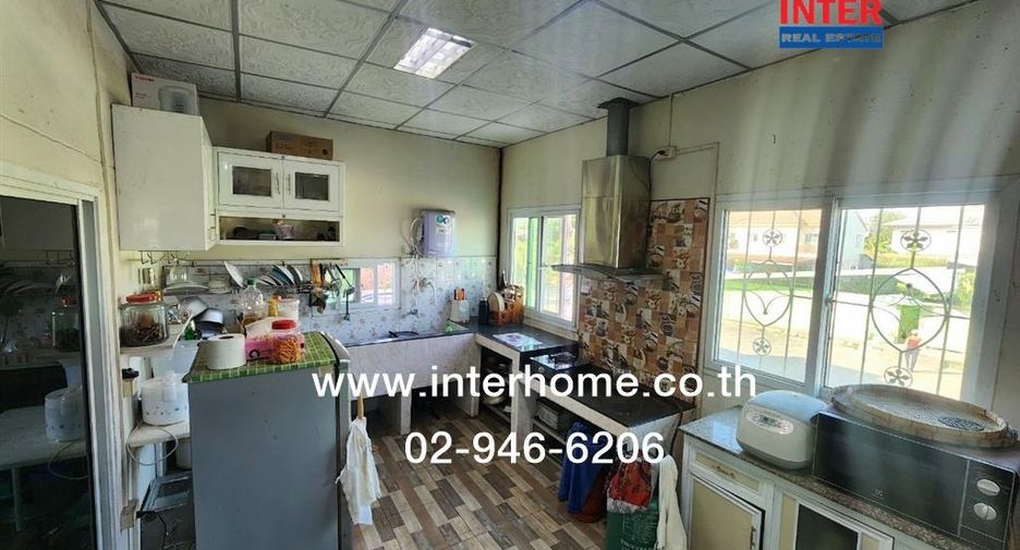 出售 5 卧室 商业空间 在 Krathum Baen, Samut Sakhon