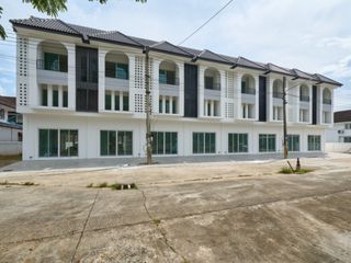 出售 2 卧室 联排别墅 在 San Sai, Chiang Mai