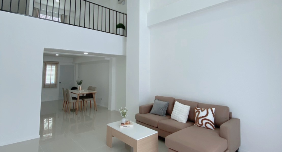 À vendre 2 chambres maison de ville à San Sai, Chiang Mai