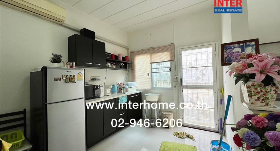For sale 3 bedrooms townhouse in Bang Khun Thian, Bangkok