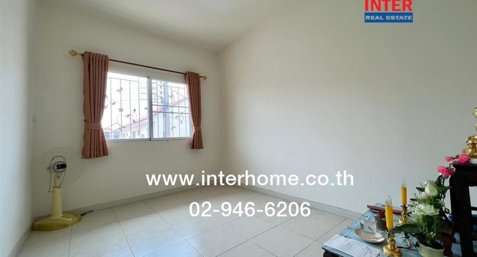 For sale 3 bedrooms townhouse in Bang Khun Thian, Bangkok