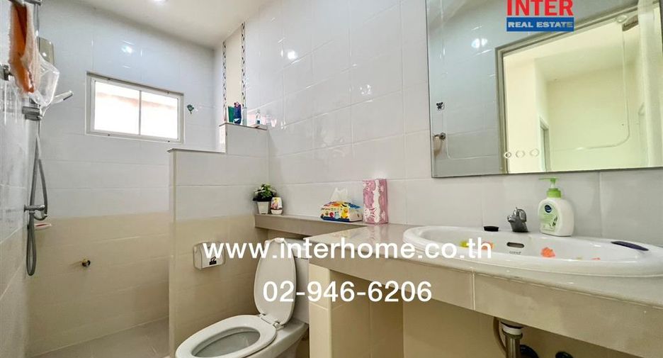 For sale 3 bedrooms townhouse in Bang Khun Thian, Bangkok