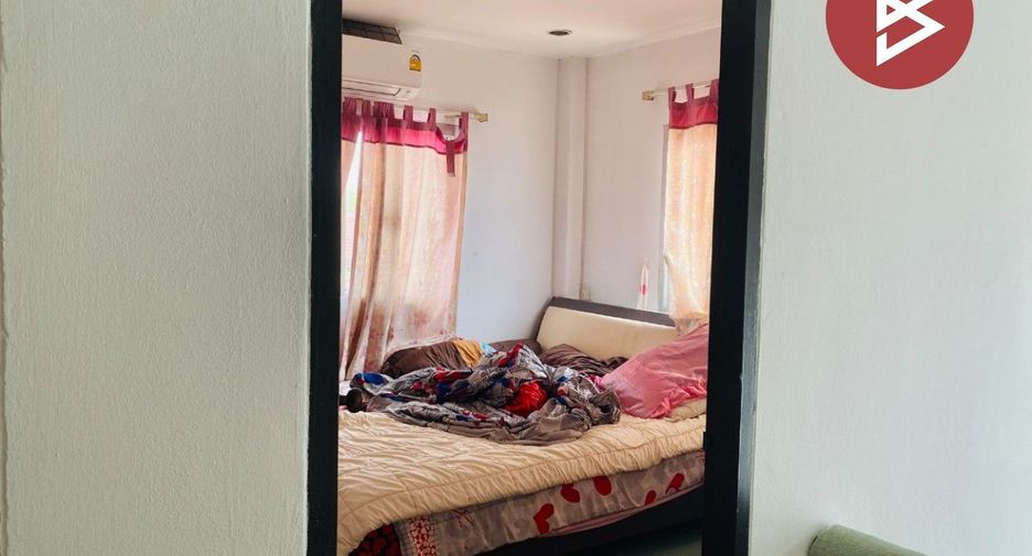 For sale 3 bedrooms house in Mueang Nakhon Ratchasima, Nakhon Ratchasima