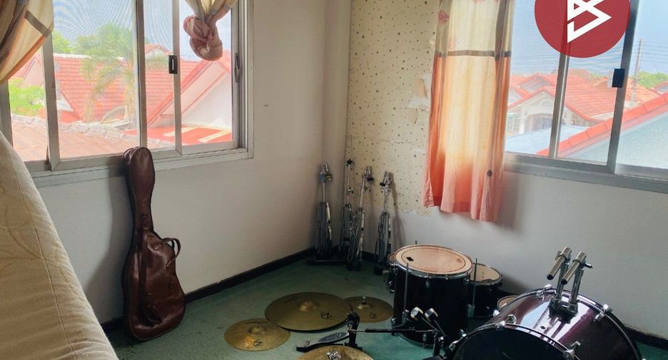 For sale 3 bedrooms house in Mueang Nakhon Ratchasima, Nakhon Ratchasima