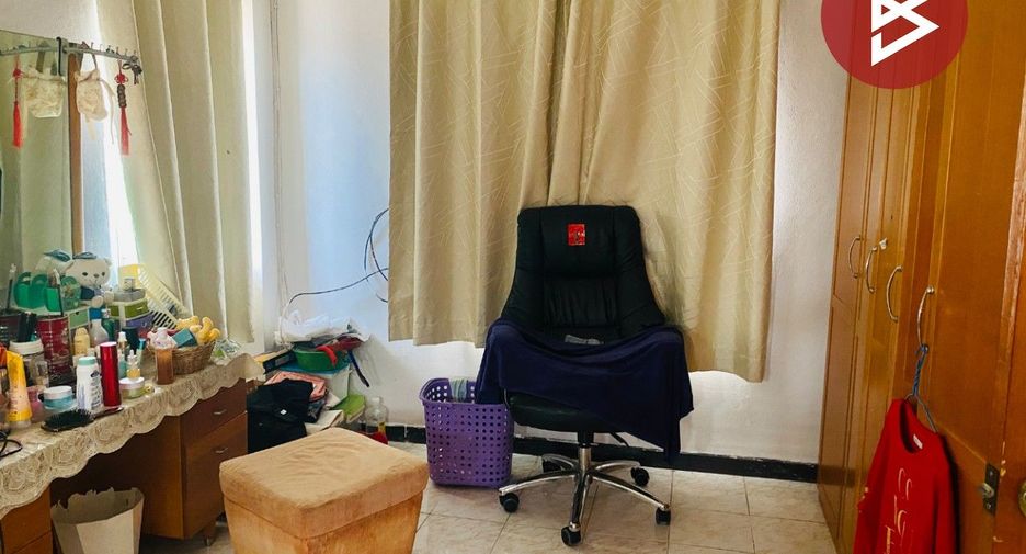 For sale 3 bedrooms house in Mueang Nakhon Ratchasima, Nakhon Ratchasima