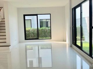 For sale 4 bedrooms house in Suan Luang, Bangkok