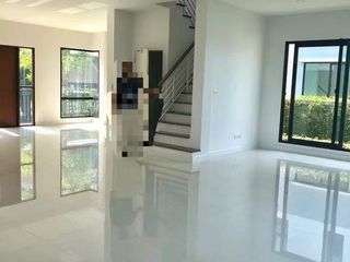 For sale 4 bedrooms house in Suan Luang, Bangkok