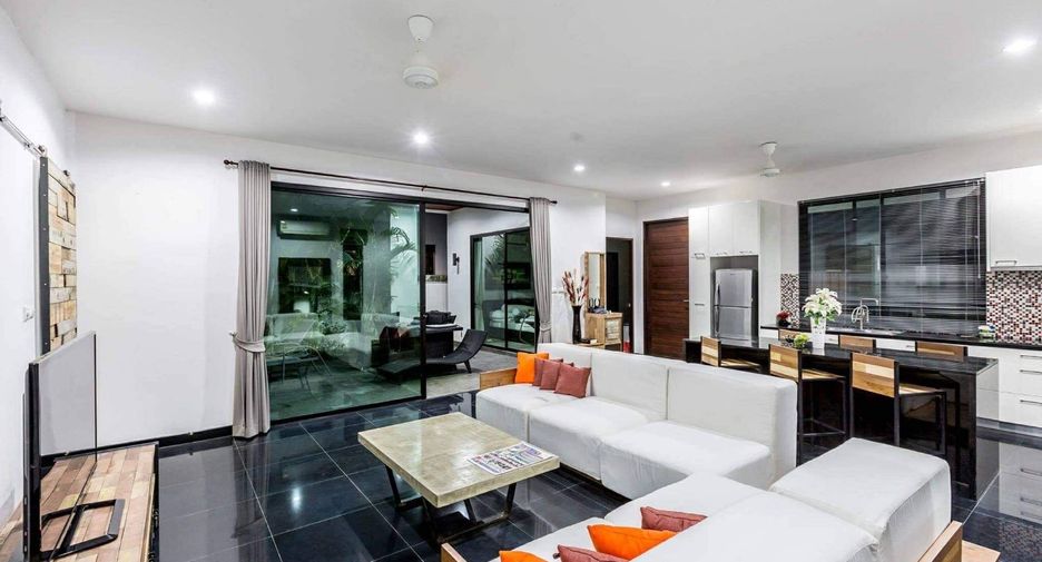 For rent 3 bedrooms villa in Mueang Phuket, Phuket